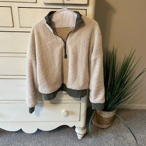 FABLETICS Sherpa Green/Cream Sweatshirt